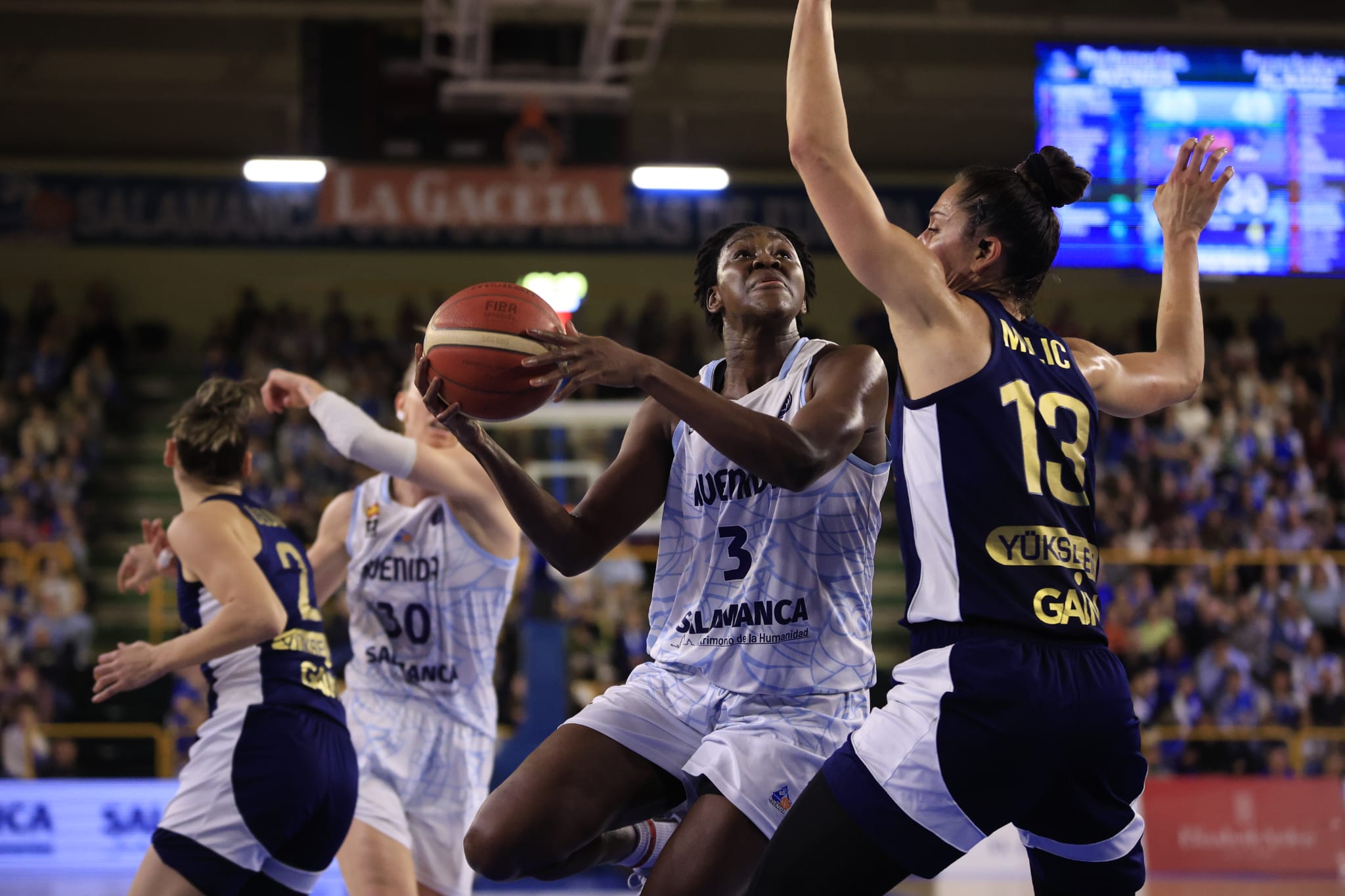 Un soberbio Würzburg brilla en la noche europea