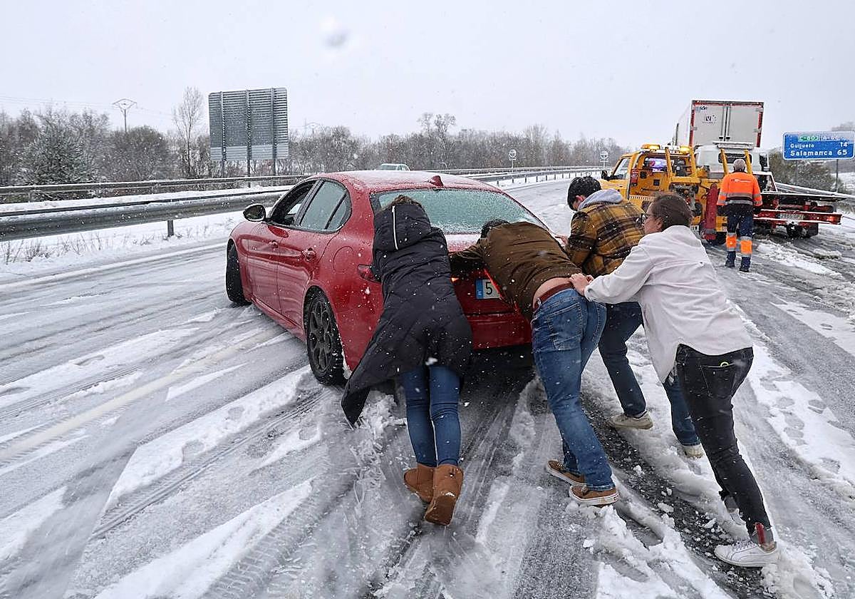 Así ha sido el corte de la A-66 en Salamanca entre Sorihuela y Vallejera de Riofrío