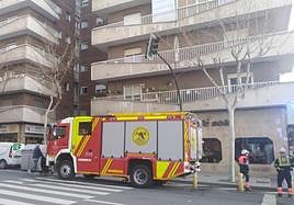 Los bomberos en el lugar del incendio