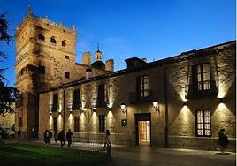 Hotel Eunice, contiguo al Palacio de Monterrey en Salamanca.