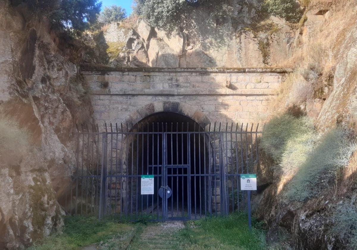 Túnel afectado por el cierre en el Camino de Hierro.
