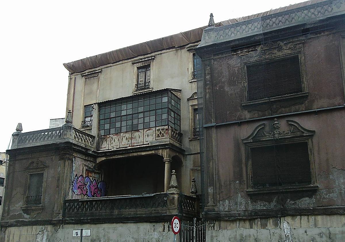 Así está el palacete de Salamanca en la lista roja tras años de abandono