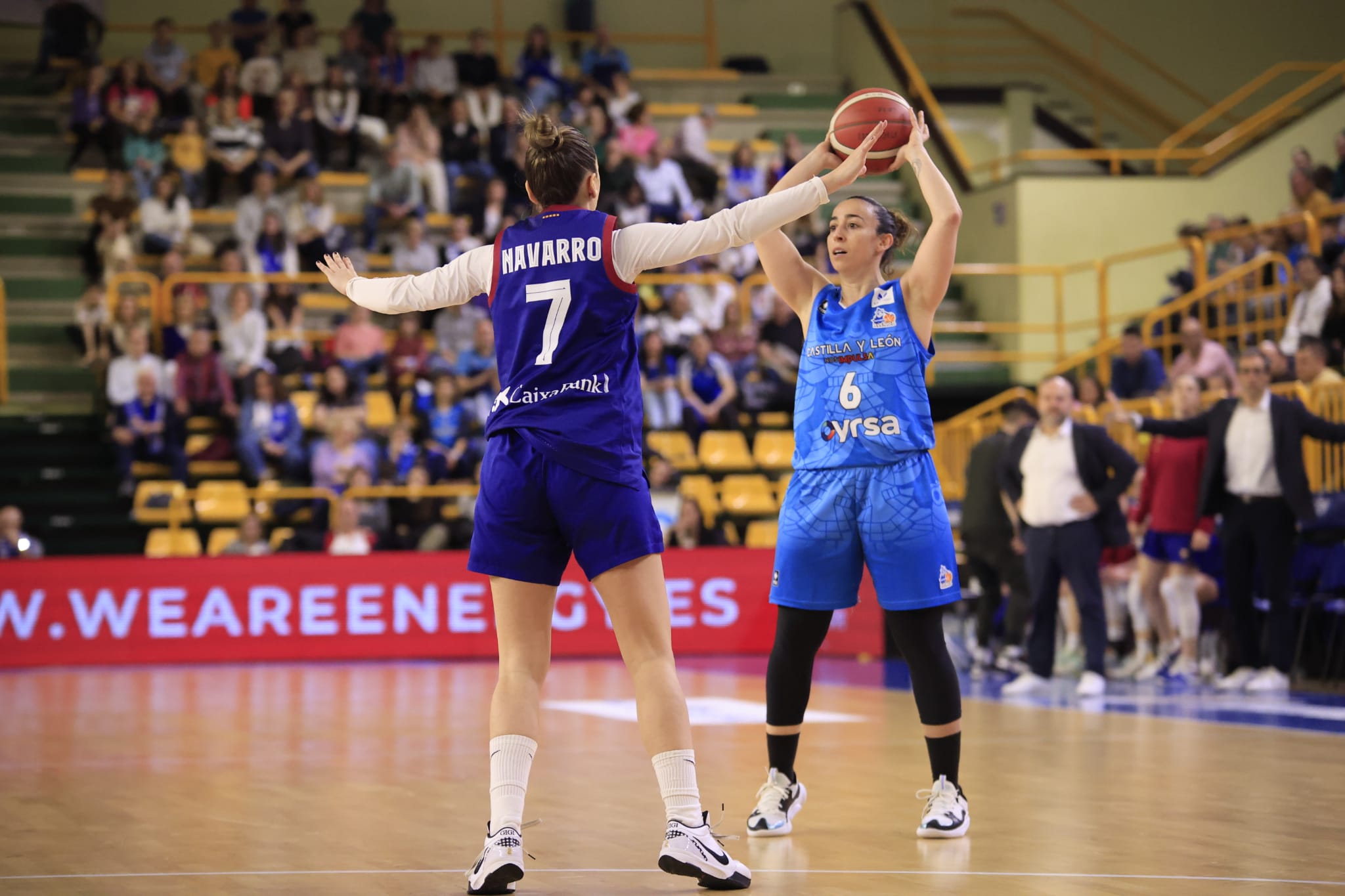 El partido entre el CB Avenida y el Barça CBS, en imágenes