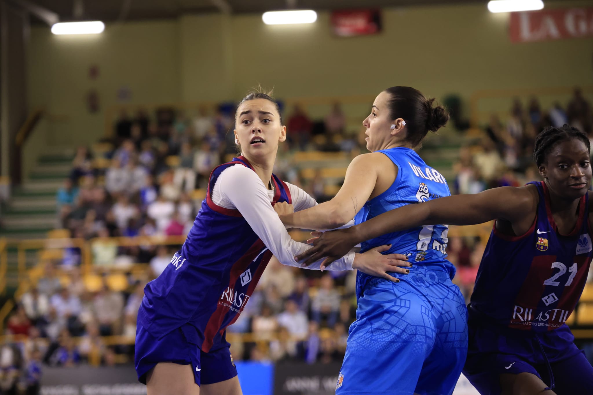 El partido entre el CB Avenida y el Barça CBS, en imágenes