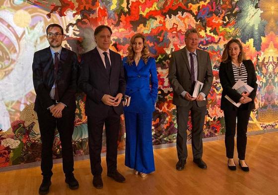 La viceconsejera de Acción Cultural, acompañada del alcalde de Salamanca, han presentado la exposición colectiva 'Fenómenos. Perspectiva para una aproximación a la Colección MUSAC'.