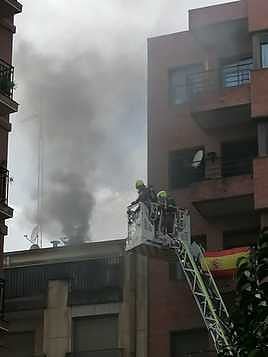 Actuación de los bomberos esta semana en el centro de Salamanca.