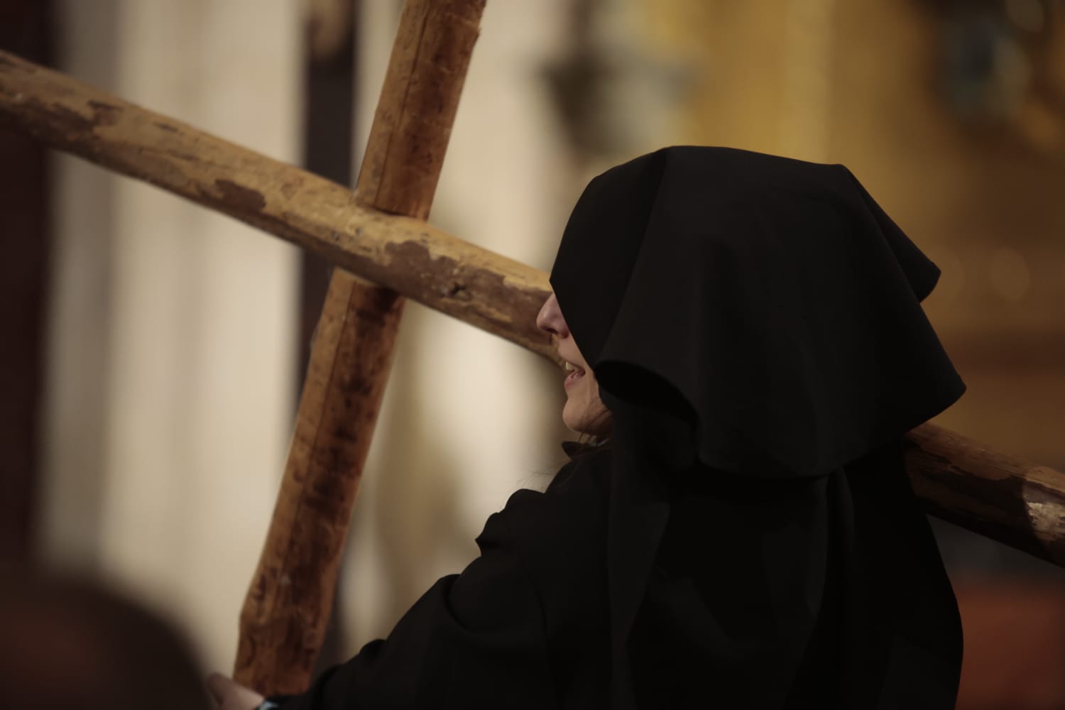 El Santísimo Cristo de la Luz procesiona dentro de la Clerecía tras la cancelación