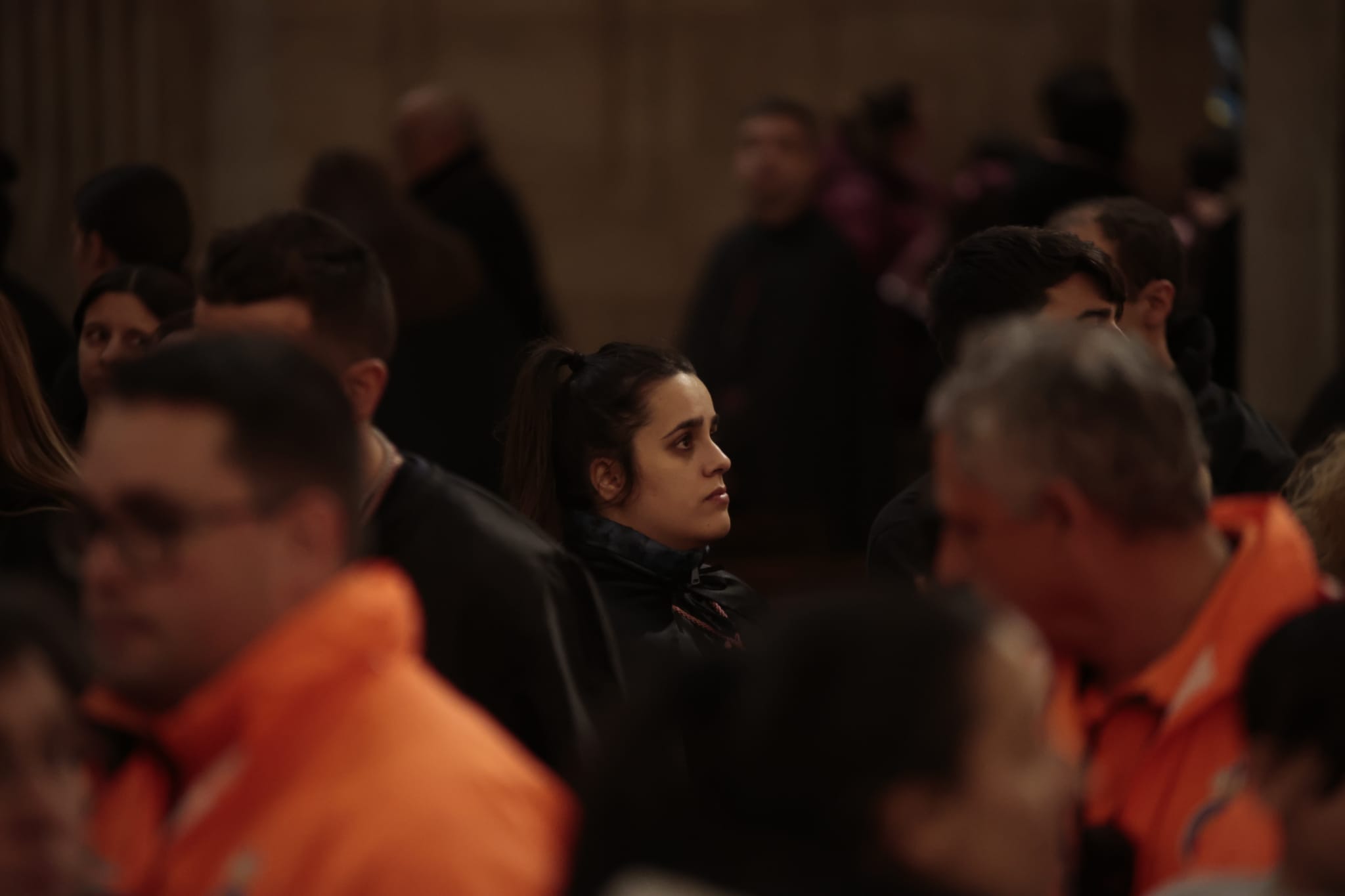 La Hermandad de Jesús Flagelado celebra un Vía Crucis en el interior de la Clerecía