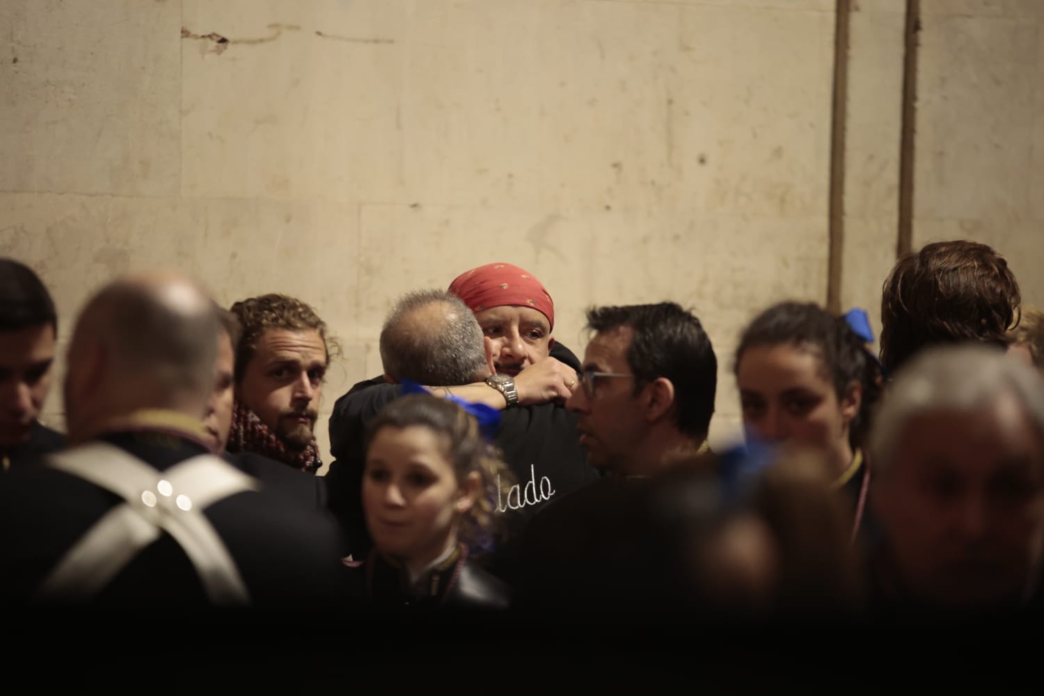 La Hermandad de Jesús Flagelado celebra un Vía Crucis en el interior de la Clerecía