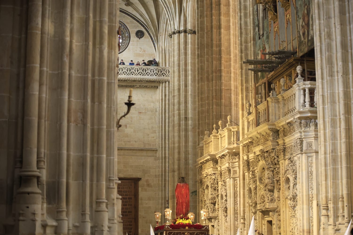 Jesús del Vía Crucis tampoco logra salir de la Catedral