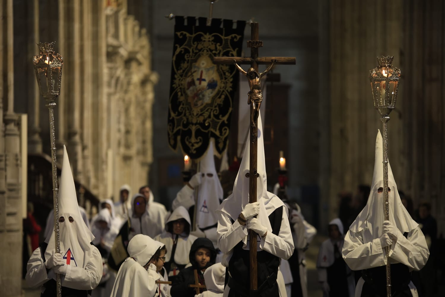 Jesús del Vía Crucis tampoco logra salir de la Catedral