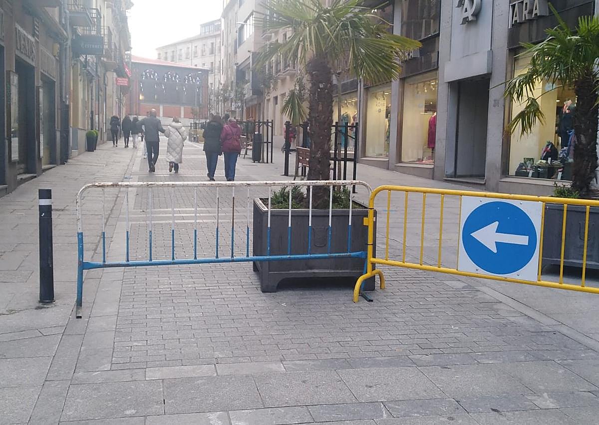 Imagen secundaria 1 - Guardia Civil de Tráfico, acceso cortado al centro e información de parkings.