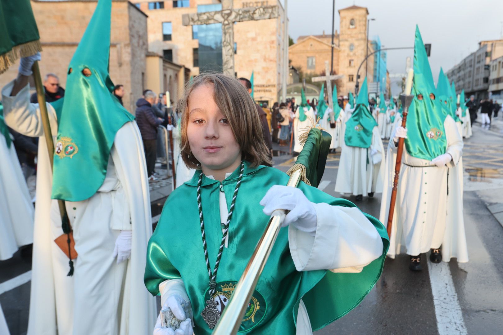 El mal tiempo no dificulta la salida de La Oración de Jesús