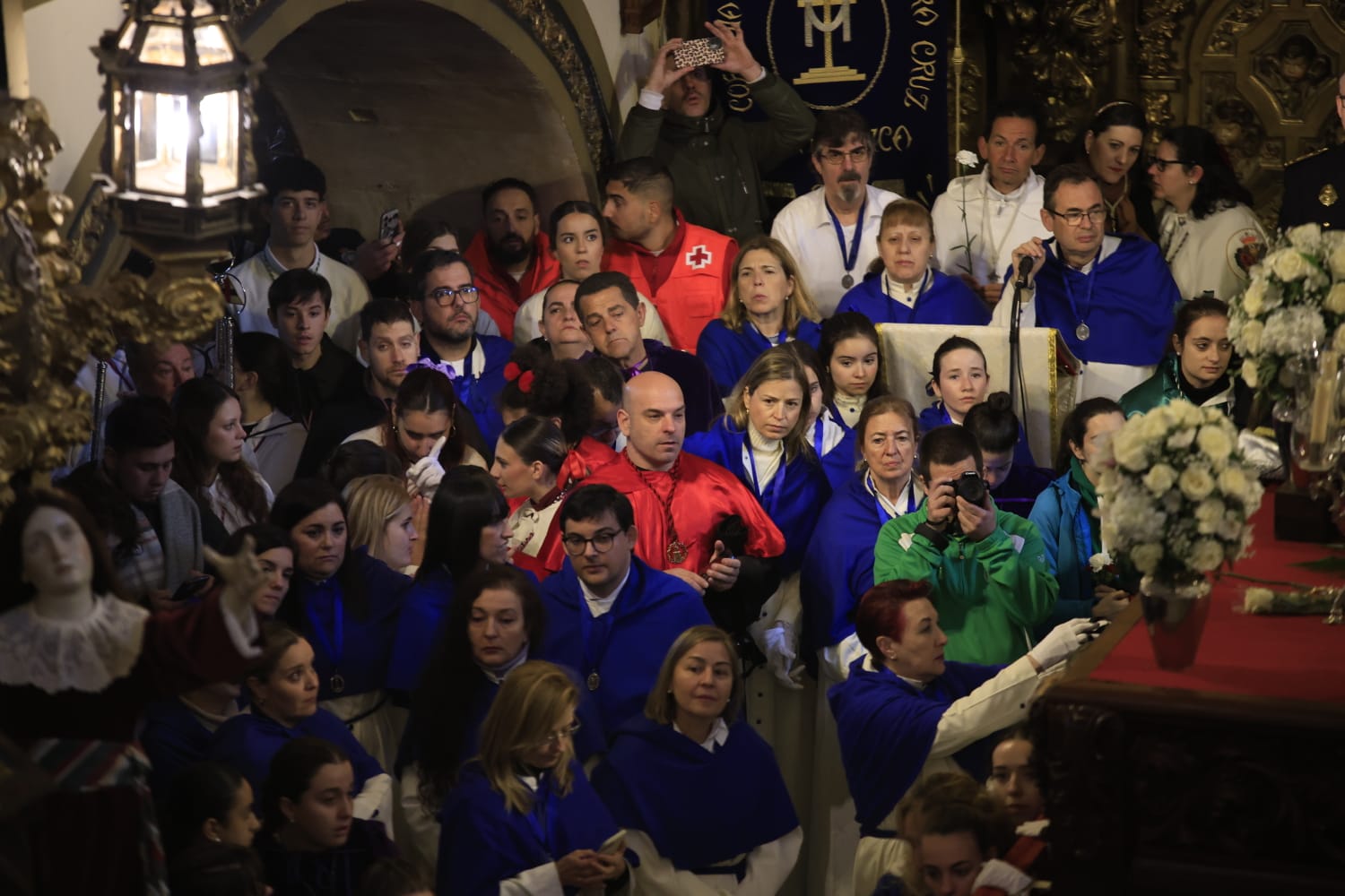 Encuentro privado entre Jesús Resucitado y la Virgen de la Alegría por la lluvia