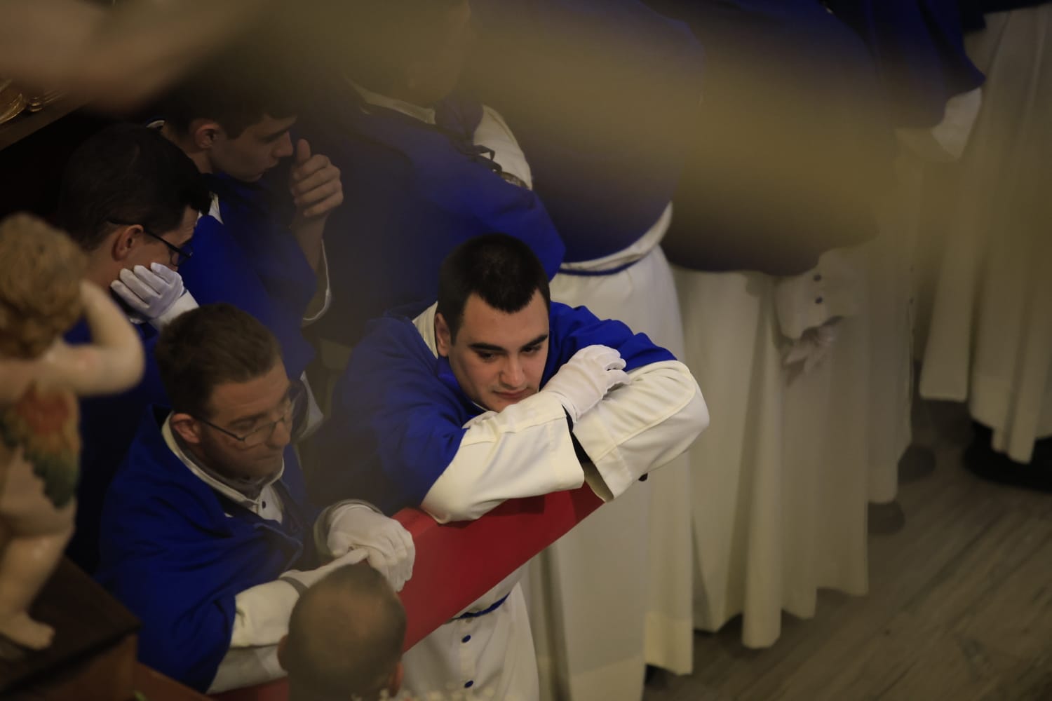 Encuentro privado entre Jesús Resucitado y la Virgen de la Alegría por la lluvia