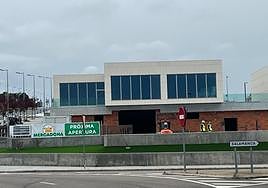 Edificio de Vistahermosa que albergará el nuevo supermercado de Mercadona en Salamanca.