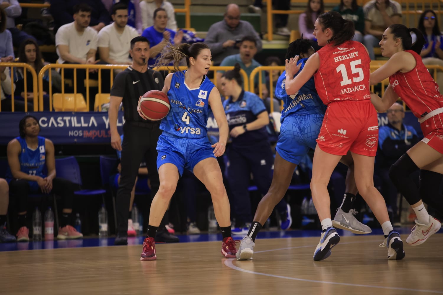 Un Avenida implacable no da oportunidad a Ensino de Lugo