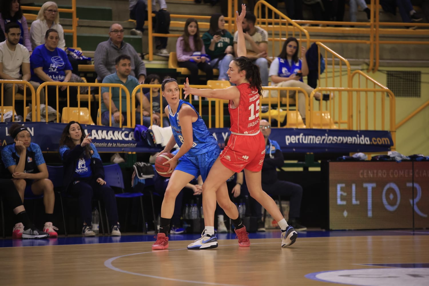 Un Avenida implacable no da oportunidad a Ensino de Lugo