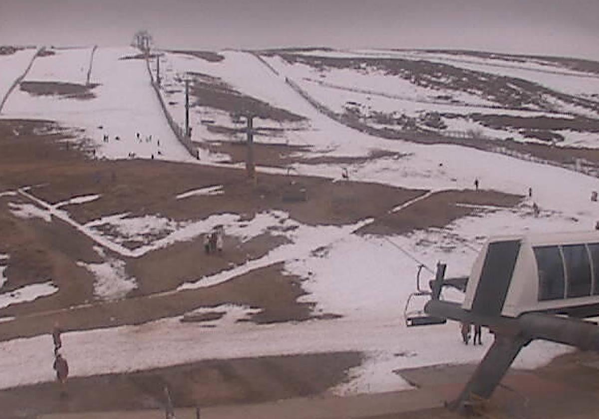 Las pistas de la estación de La Covatilla, este sábado por la mañana.