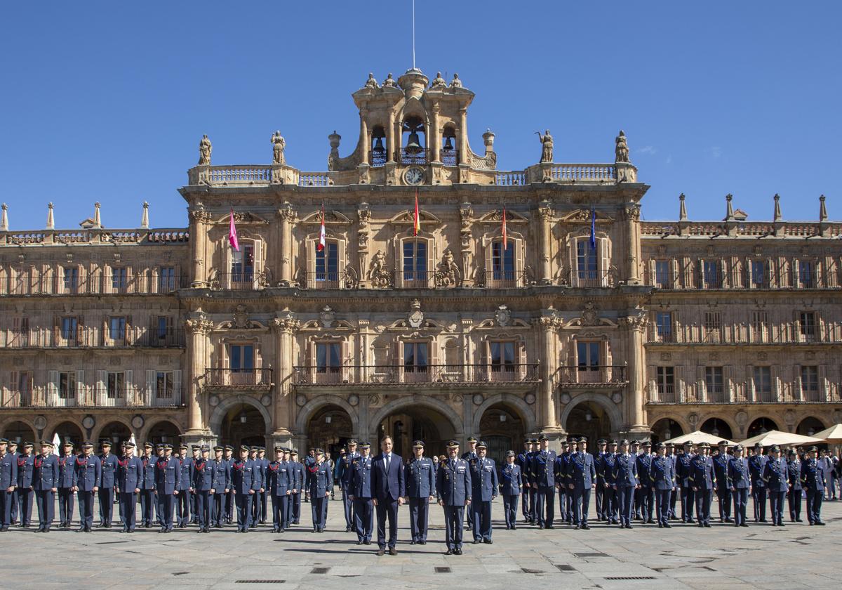 Salamanca nombra Huéspedes Distinguidos a más de medio centenar de militares de la Base Aérea de Matacán