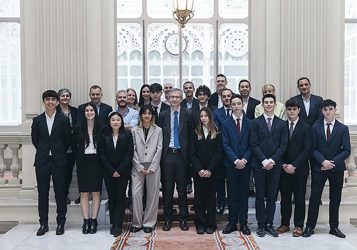 Alumnos ganadores del Concurso «Generación Euro»