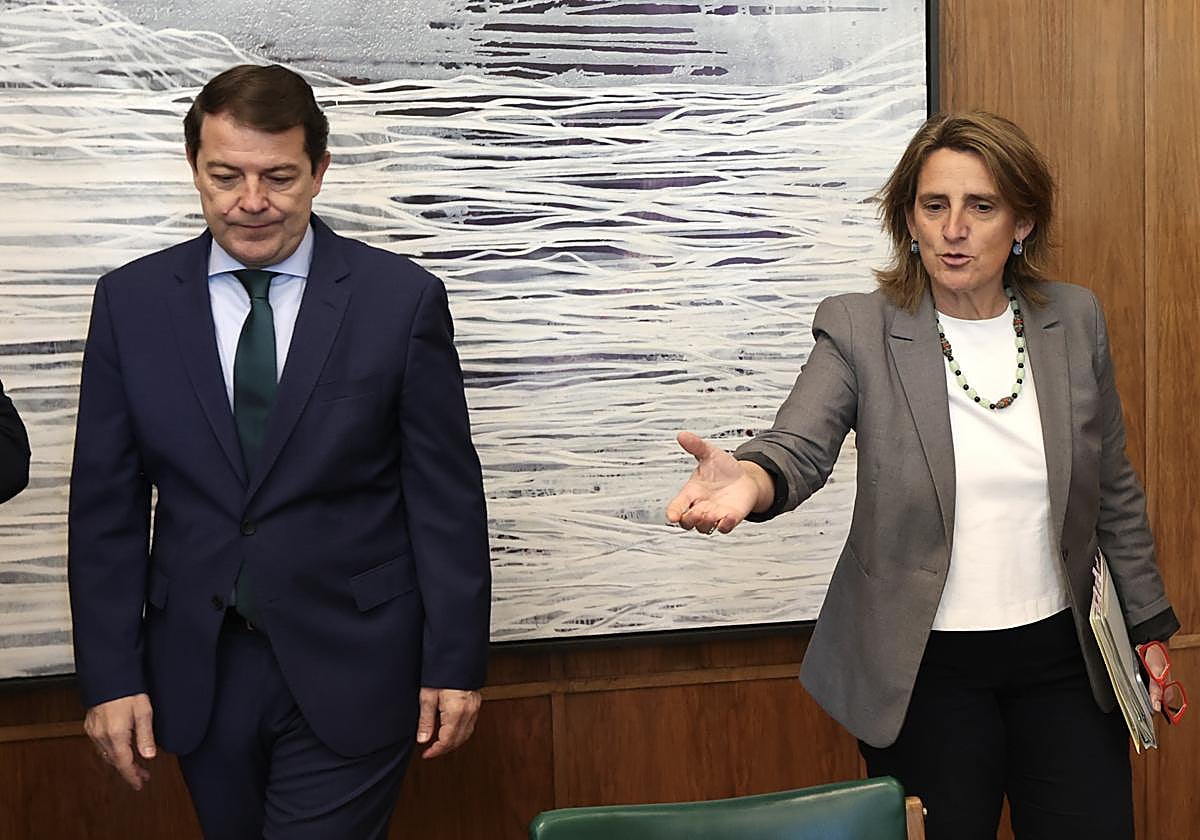 El presidente de la Junta, Alfonso Fernández Mañueco y la vicepresidenta tercera y ministra para la Transición Ecológica y Reto Demográfico, Teresa Ribera.