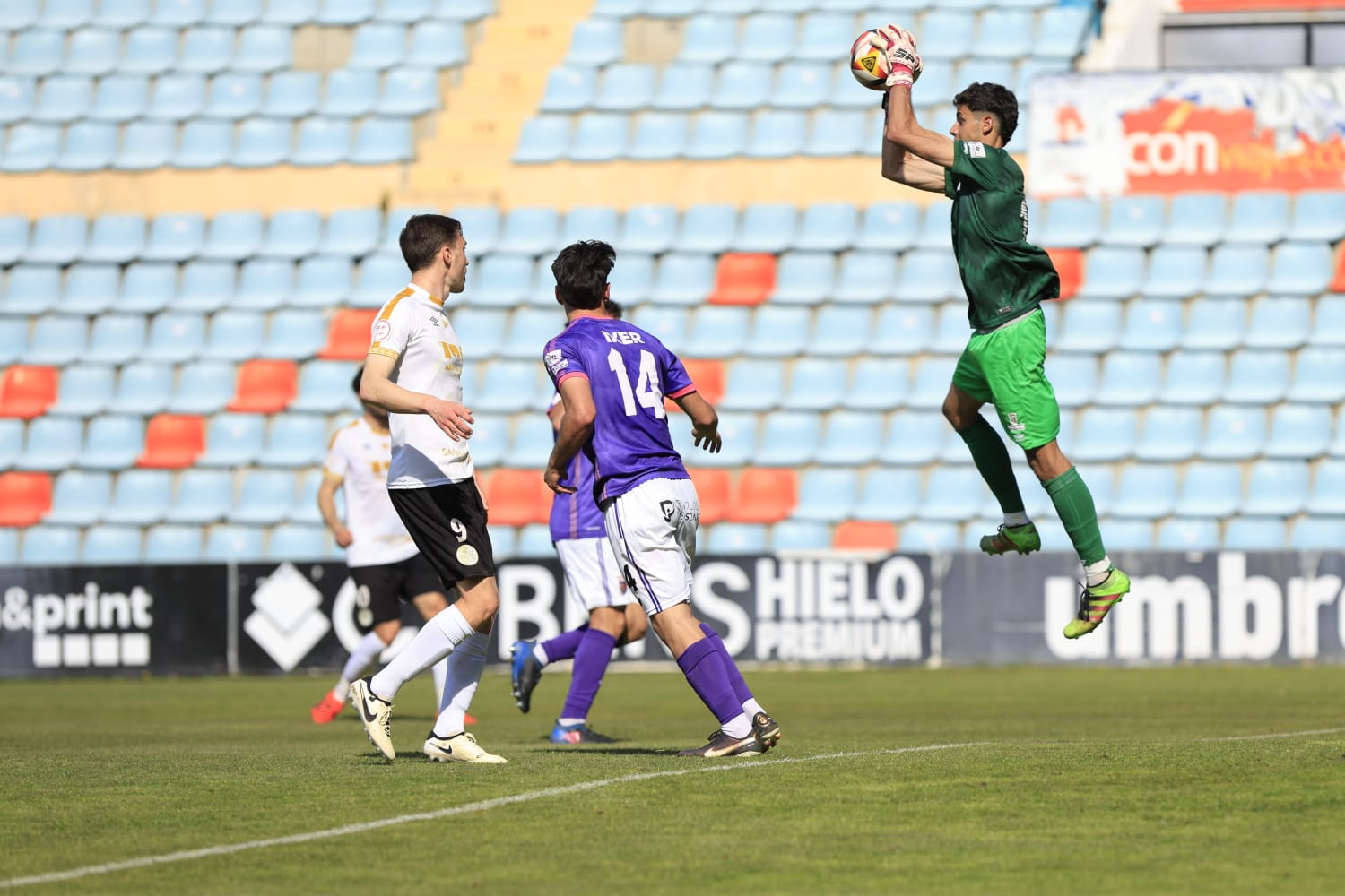 El partido entre el Salamanca UDS y el Palencia CF, en imágenes