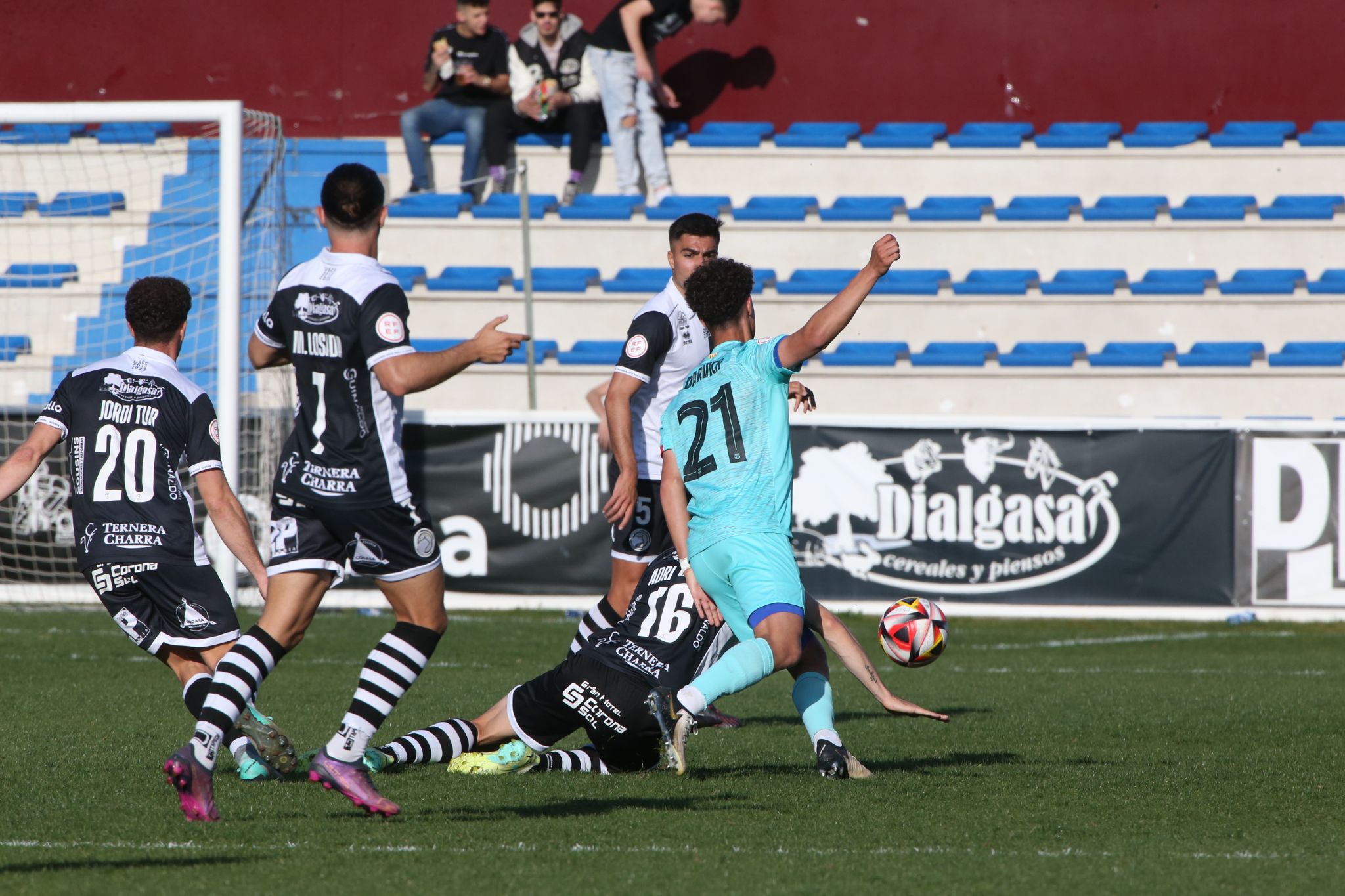 El partido entre Unionistas y el Barça B, en imágenes