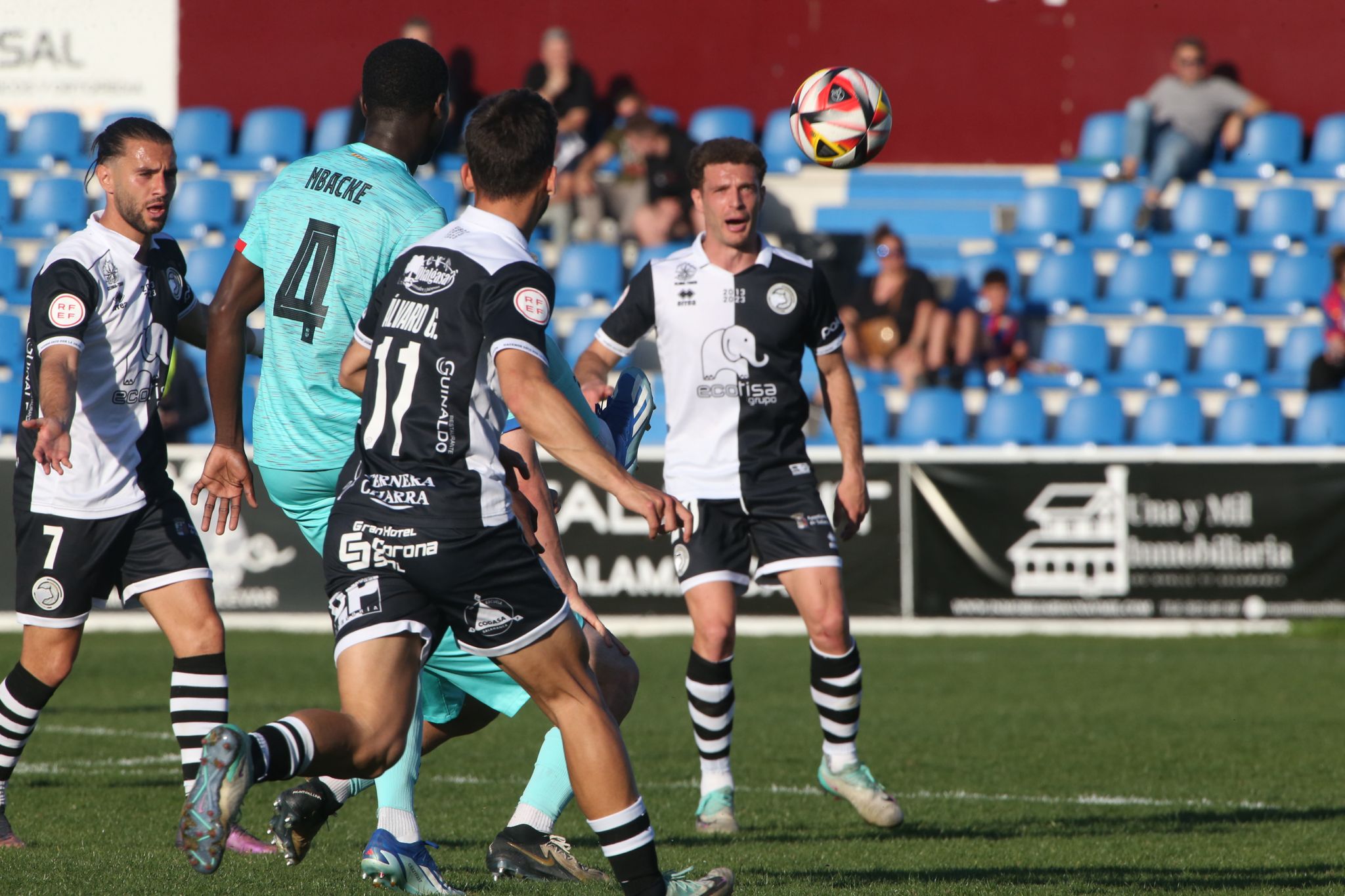 El partido entre Unionistas y el Barça B, en imágenes