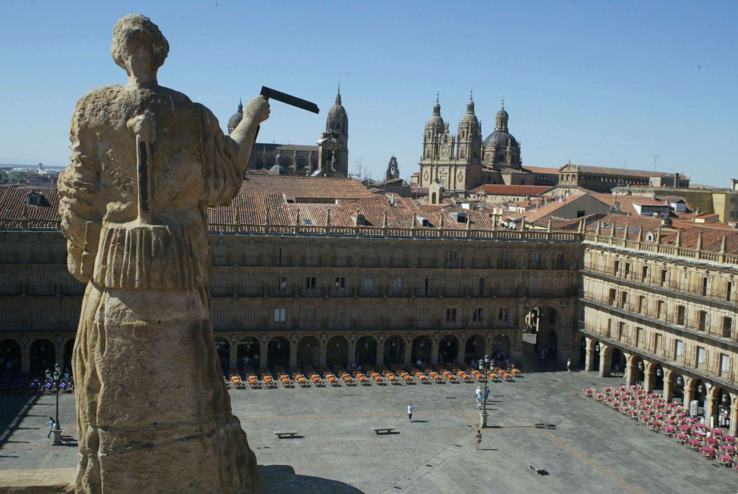 La televisión filipina mostrará el casco histórico de Salamanca para la serie documental 'Executive Class'