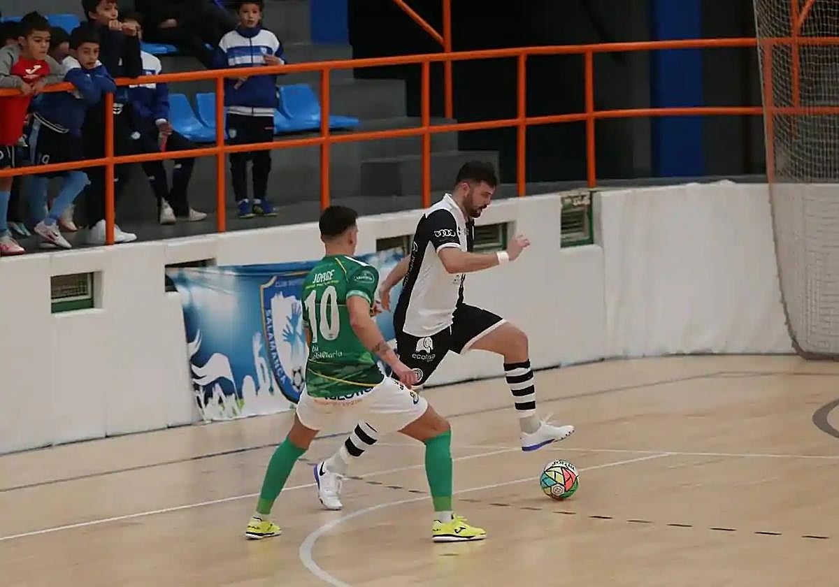 Imagen del derbi entre Unionistas FS y Albense en la Alamedilla.