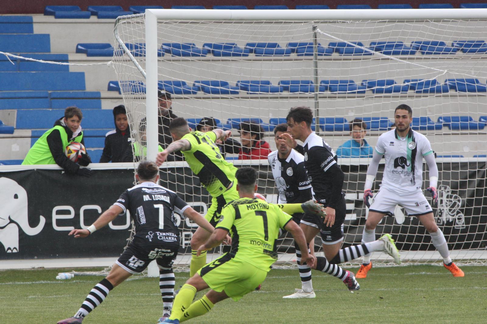 Goleada de Unionistas al Sabadell con triplete de Slavy