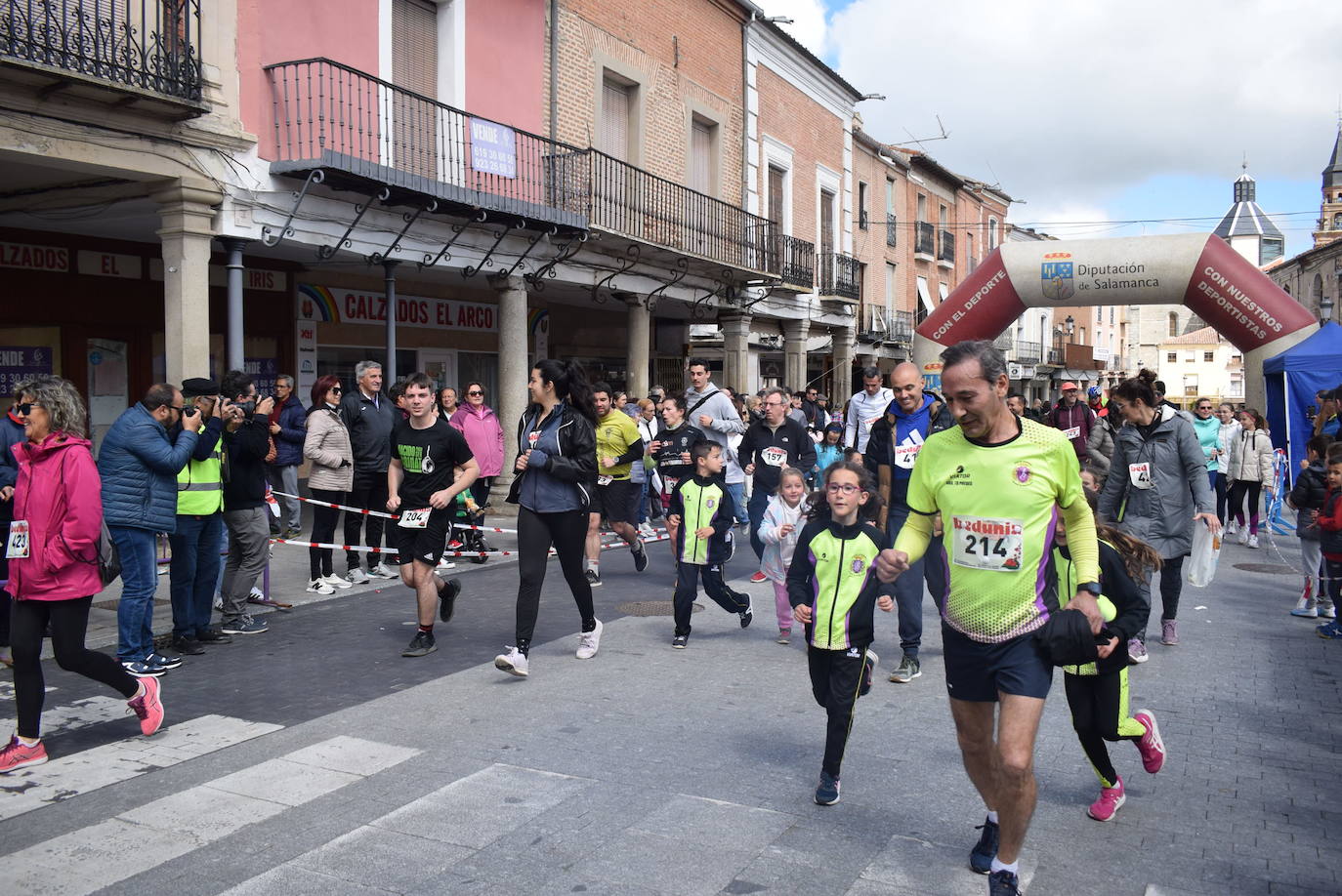 Ignacio Comillas y Sara Izquierdo ganan la XXX Carrera Peñarandina Hijos, Padres y Abuelos 1 de Mayo
