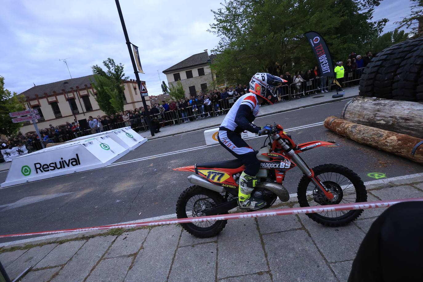 Súper Enduro nocturno en pleno centro de Salamanca
