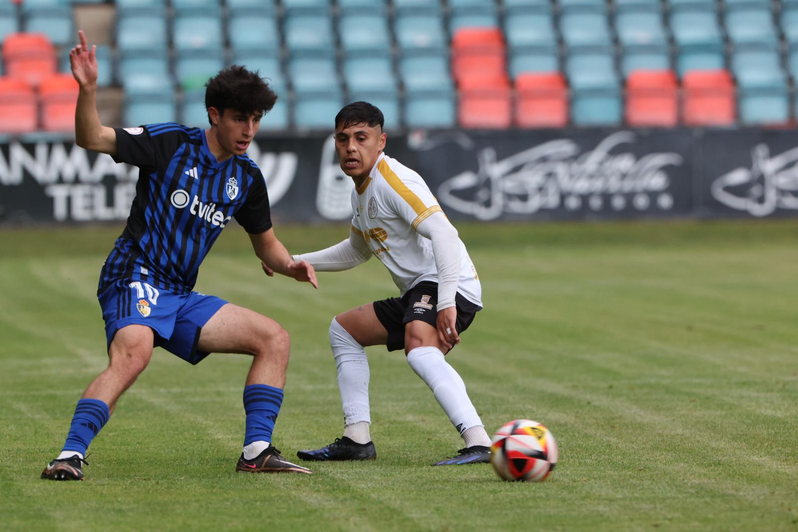 Un Salamanca CF UDS lanzado no se basta y mira ya al playoff de ascenso