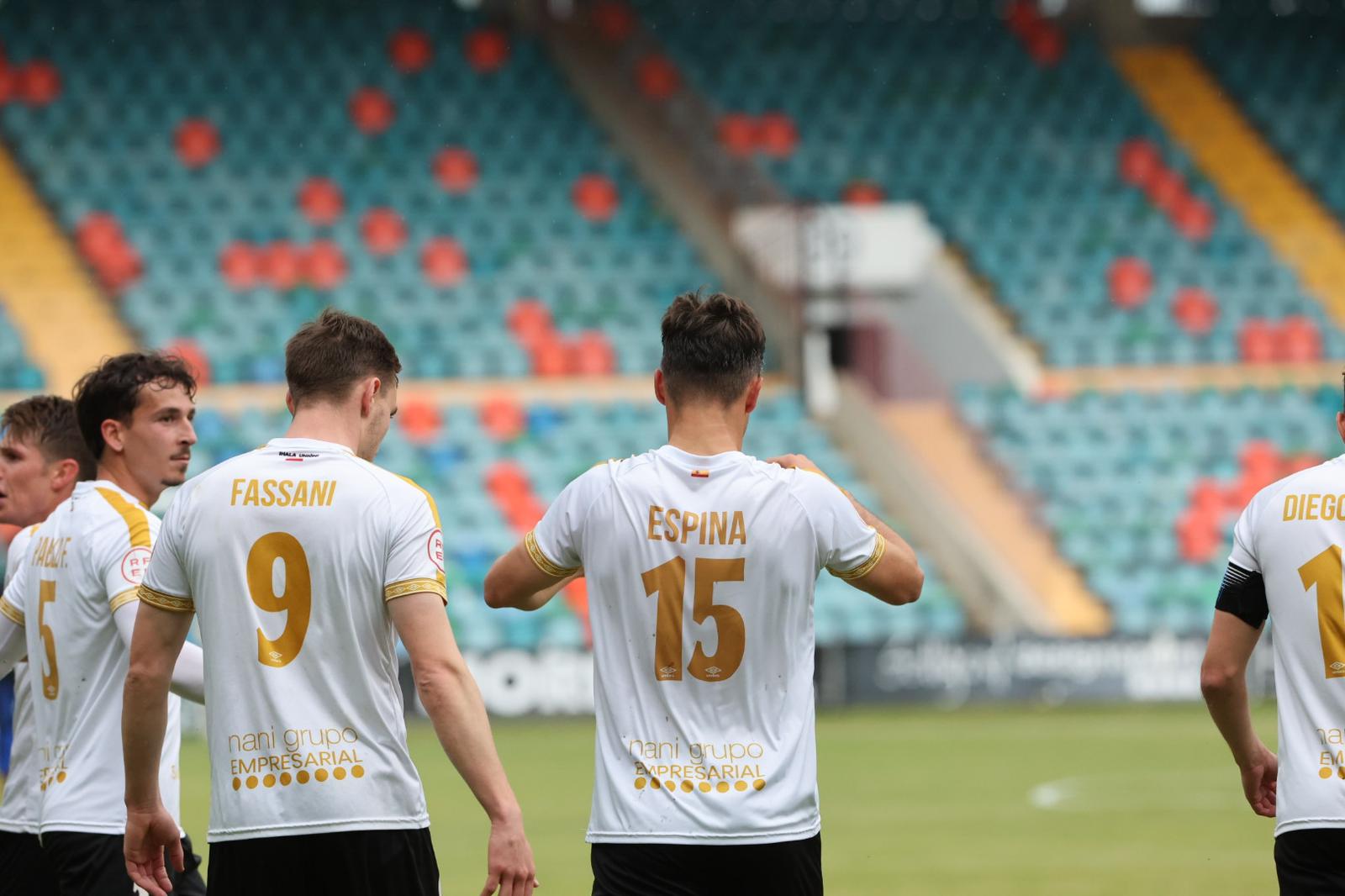 Un Salamanca CF UDS lanzado no se basta y mira ya al playoff de ascenso