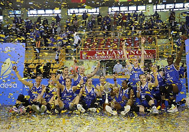 Perfumerías Avenida levanta la Liga en 2021, su segundo título de la temporada