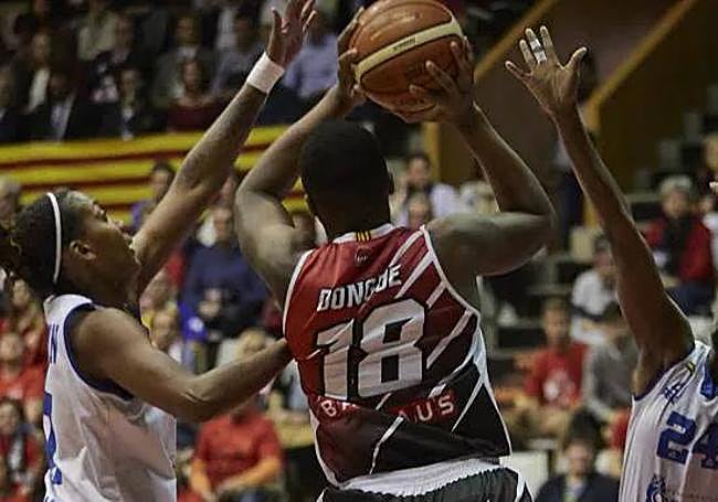 Robinson y Loyd ante Dongue