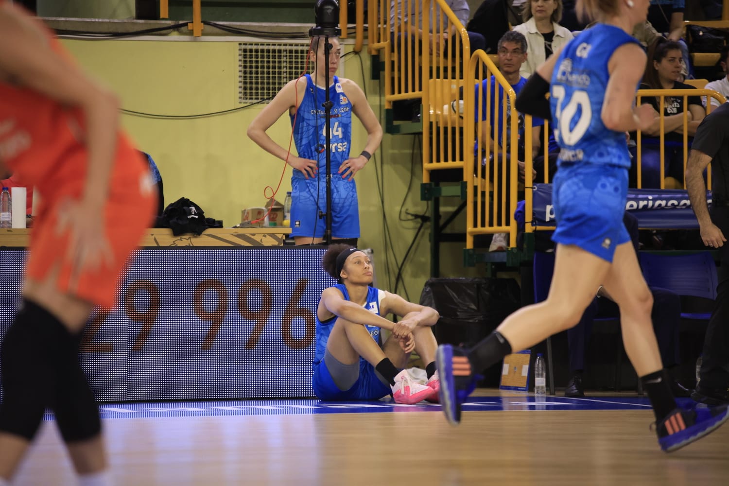 El emocionante partido entre Avenida y Valencia Basket, en imágenes