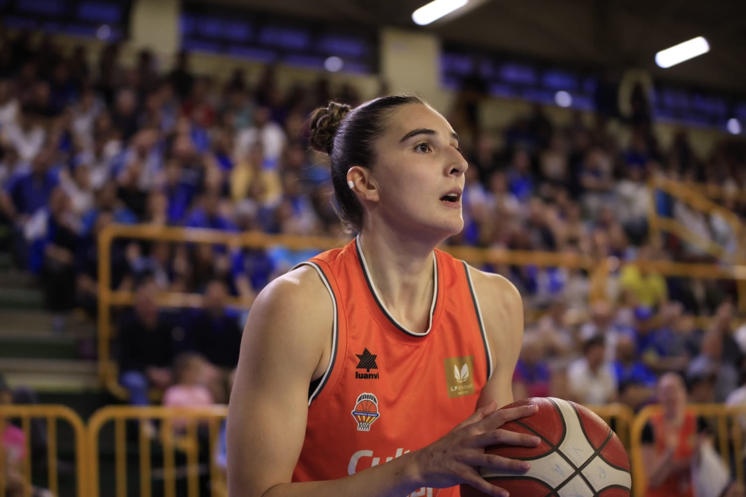 El emocionante partido entre Avenida y Valencia Basket, en imágenes