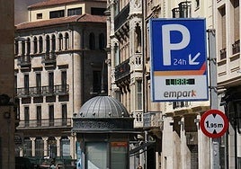 Un parking del centro de Salamanca.
