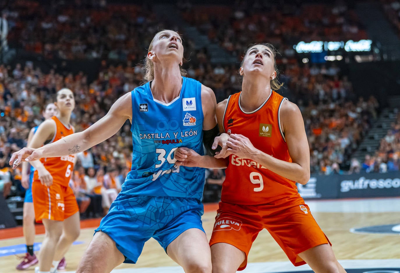 El partido entre Avenida y Valencia Basket en imágenes