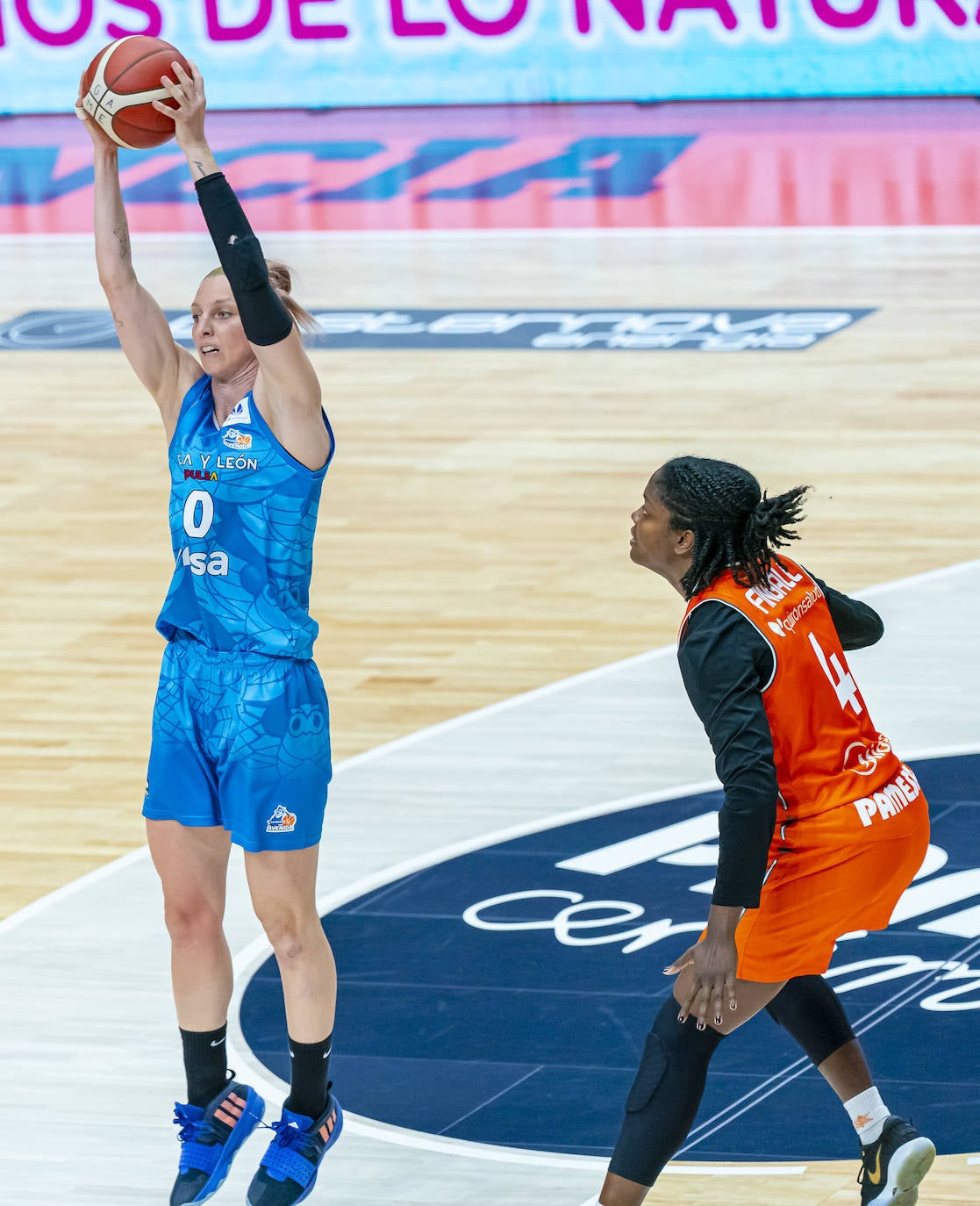 El partido entre Avenida y Valencia Basket en imágenes