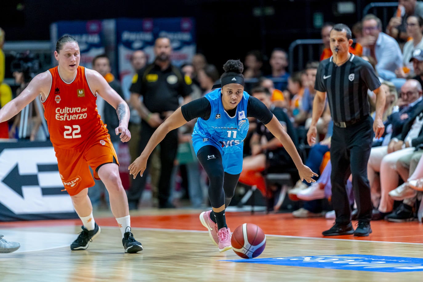 El partido entre Avenida y Valencia Basket en imágenes