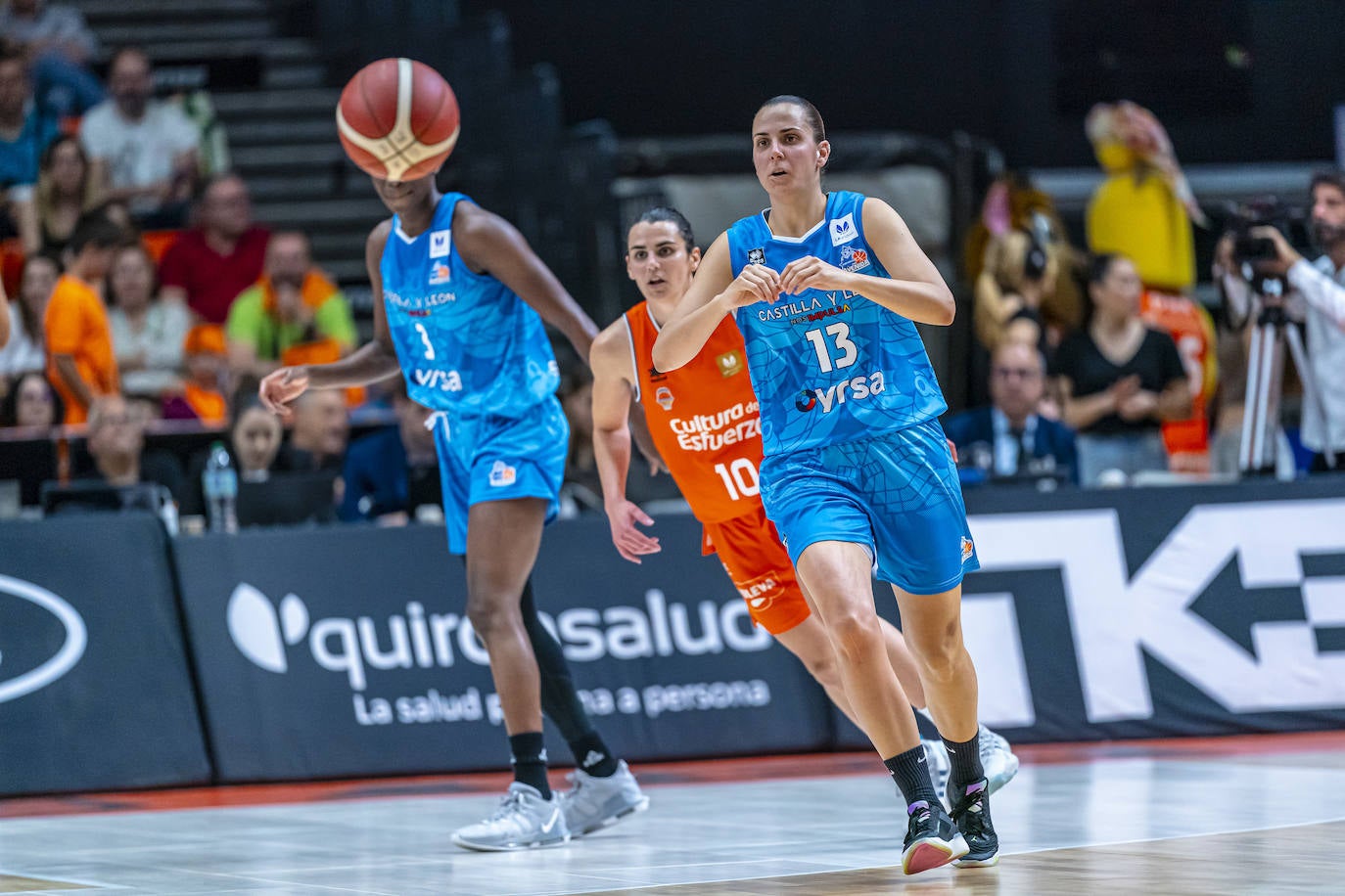 El partido entre Avenida y Valencia Basket en imágenes