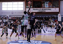 Imagen del partido entre Xoborg La Antigua y Gandía.