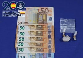 MDMA y dinero en efectivo incautado por los agentes