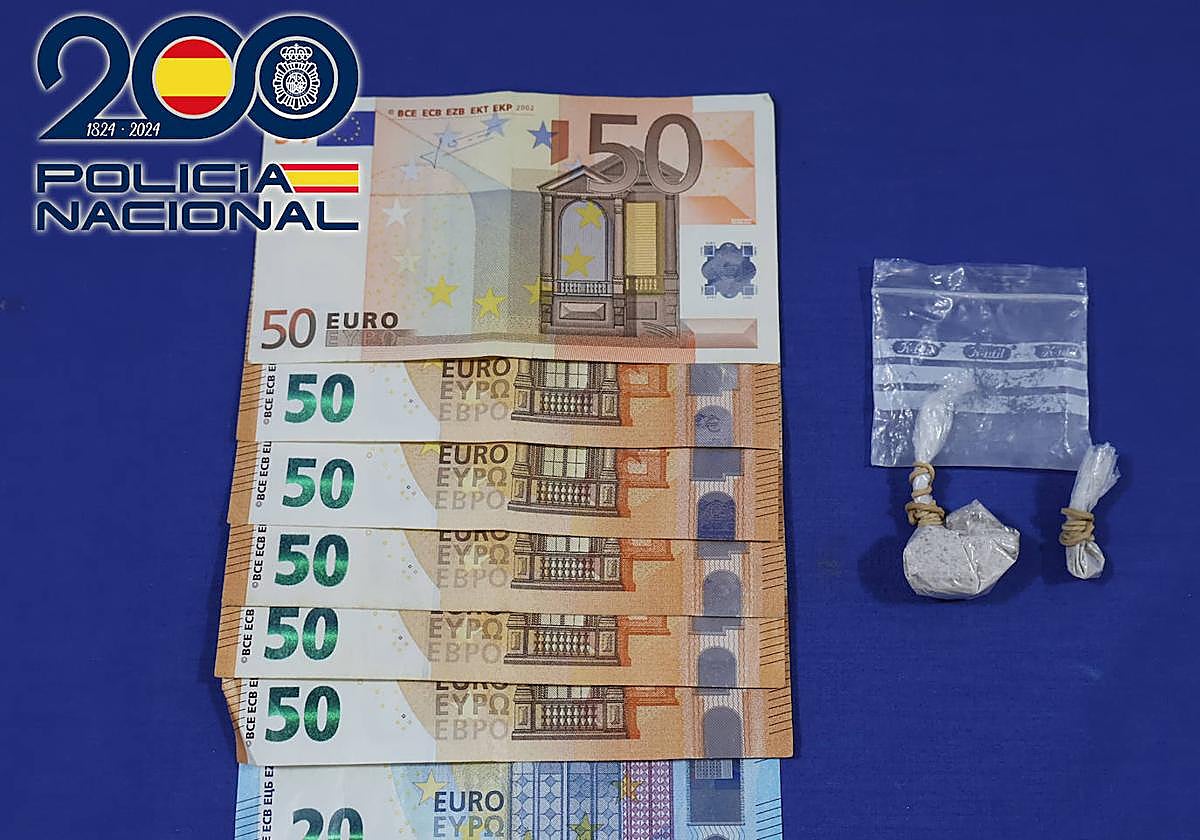 MDMA y dinero en efectivo incautado por los agentes
