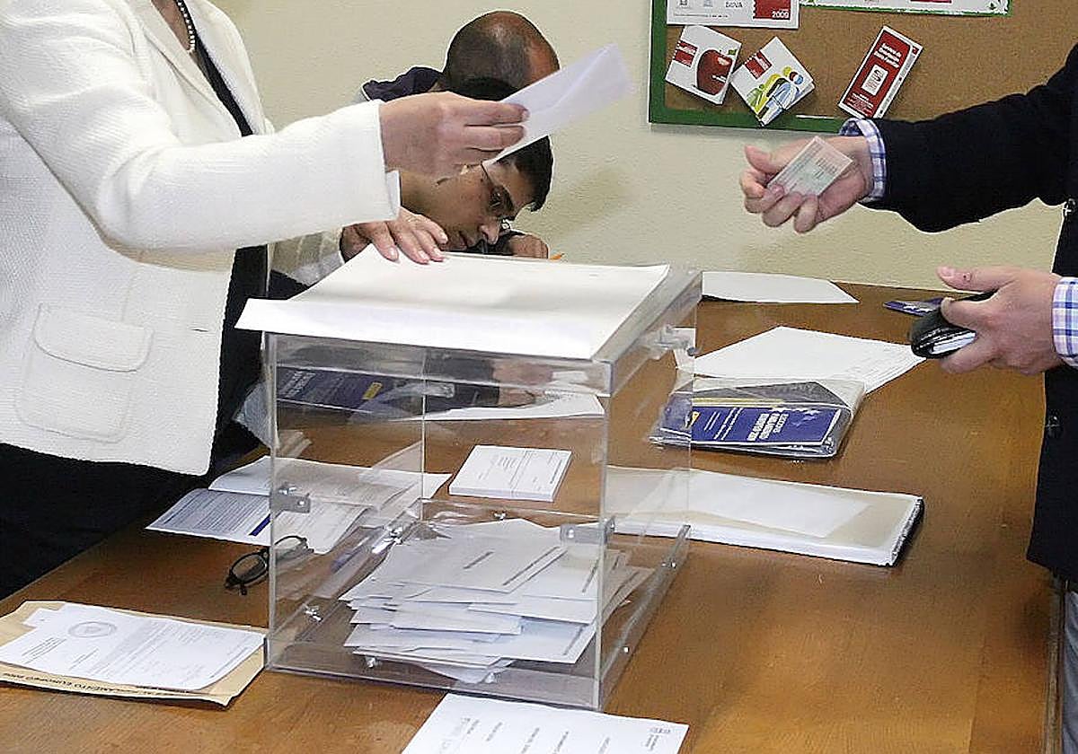 Urna en un proceso electoral.