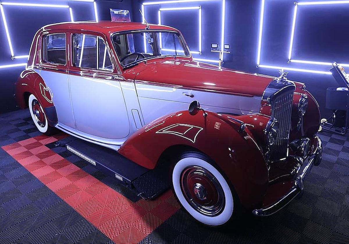 Un Bentley de 1955 cuidado al detalle y recuperado desde Salamanca